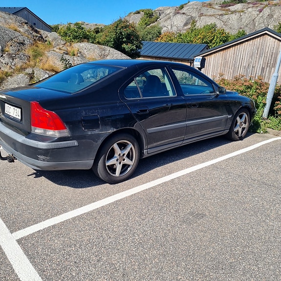 Volvo S60 3 of 4