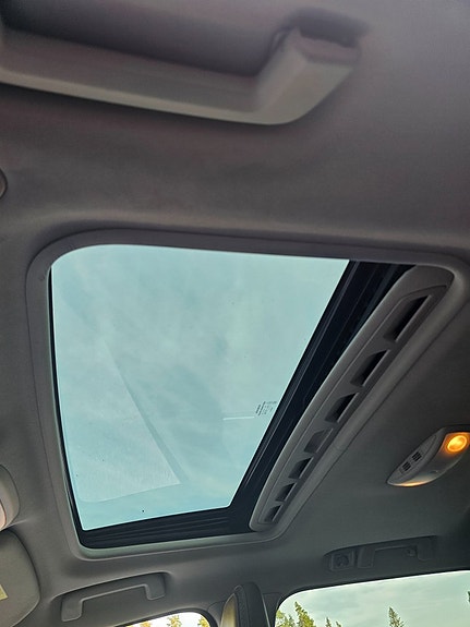 Volvo XC70 12 of 30