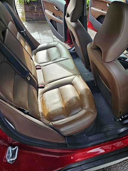 Volvo XC70 13 of 30