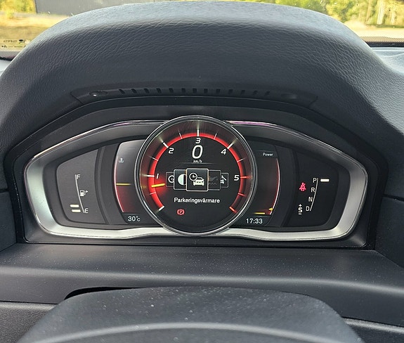 Volvo XC70 13 of 30