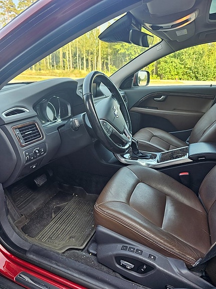 Volvo XC70 6 of 30