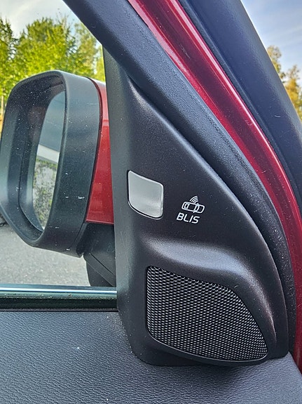 Volvo XC70 15 of 30
