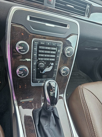 Volvo XC70 18 of 30