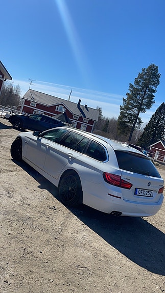 BMW 520d 2 of 4