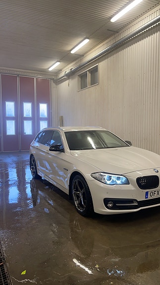 BMW 520d 3 of 4