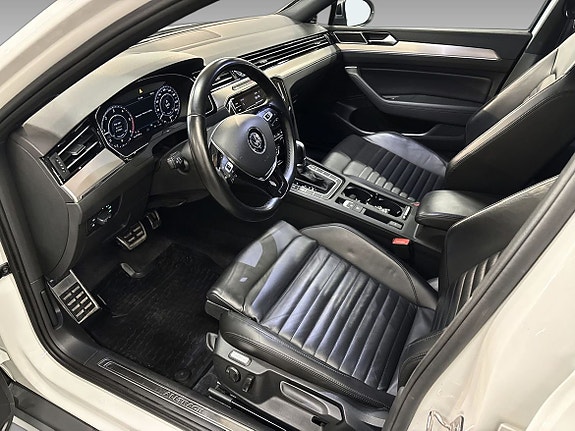 Volkswagen Passat Alltrack 7 of 11