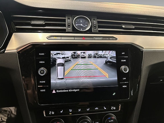 Volkswagen Passat Alltrack 11 of 11
