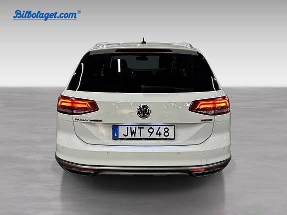 Volkswagen Passat Alltrack 4 of 11