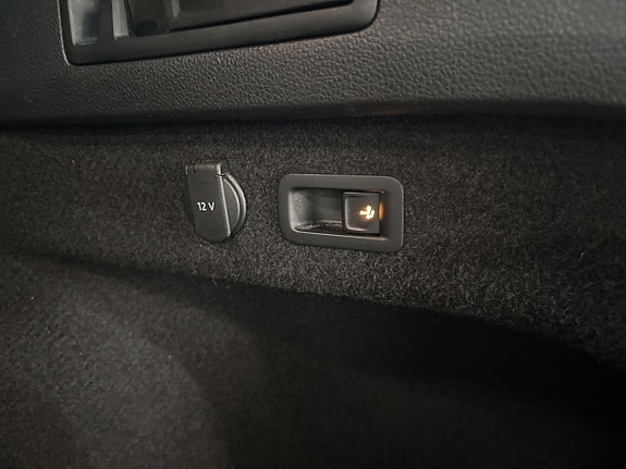 Volkswagen Passat Alltrack 9 of 11