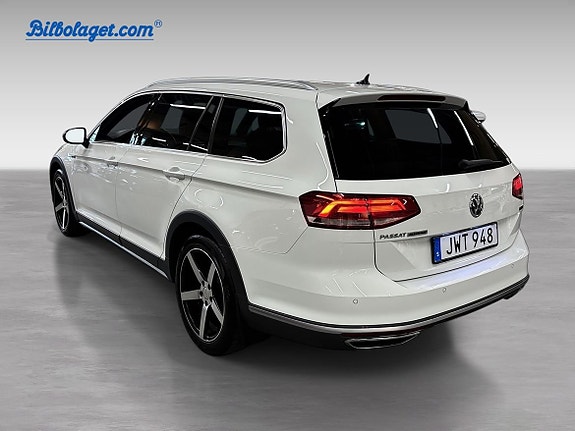 Volkswagen Passat Alltrack 5 of 11
