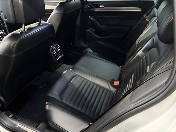 Volkswagen Passat Alltrack 8 of 11