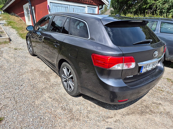 Toyota Avensis 5 of 7