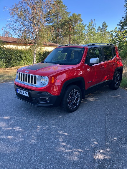Jeep Renegade 12 of 14