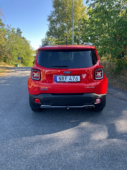 Jeep Renegade 10 of 14