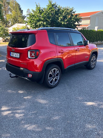 Jeep Renegade 13 of 14