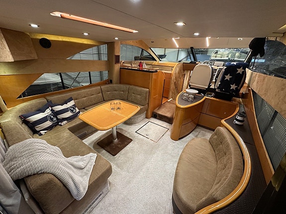 Fairline Phantom 50, 2002 7 of 12
