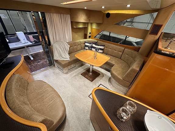 Fairline Phantom 50, 2002 9 of 12