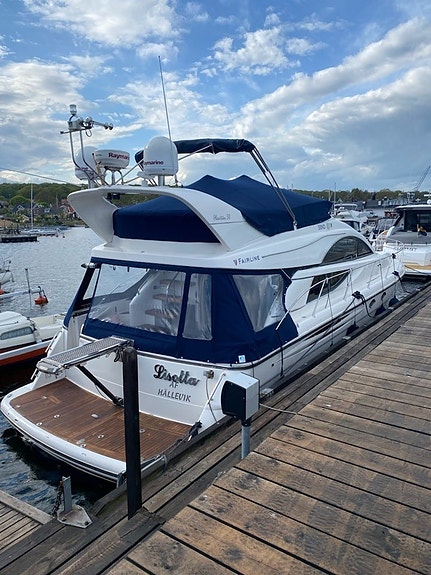 Fairline Phantom 50, 2002 2 of 12