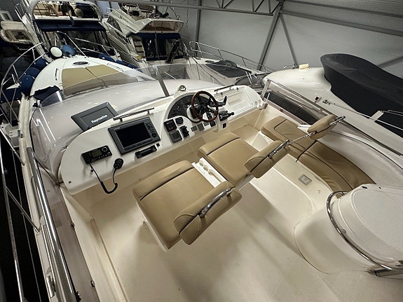 Fairline Phantom 50, 2002 4 of 12