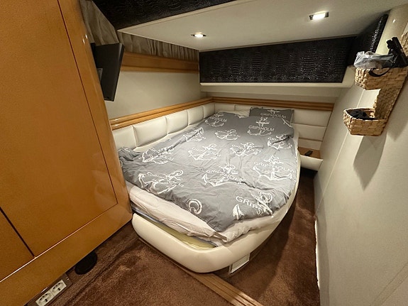 Fairline Phantom 50, 2002 11 of 12