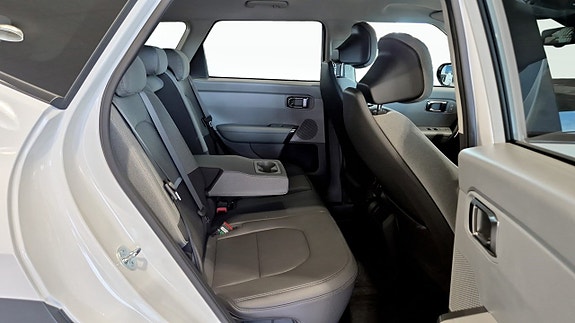 Kia Seltos 9 of 12