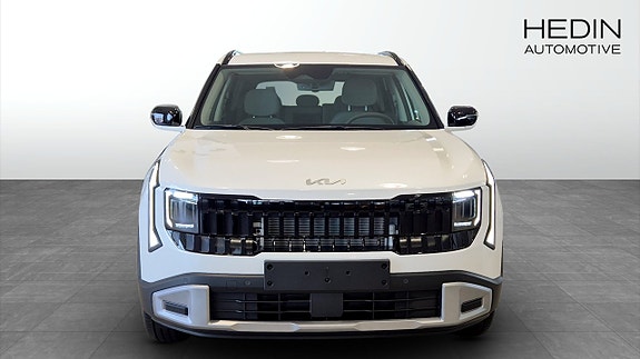 Kia Seltos 2 of 12