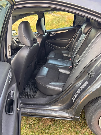 Volvo S60 4 of 4