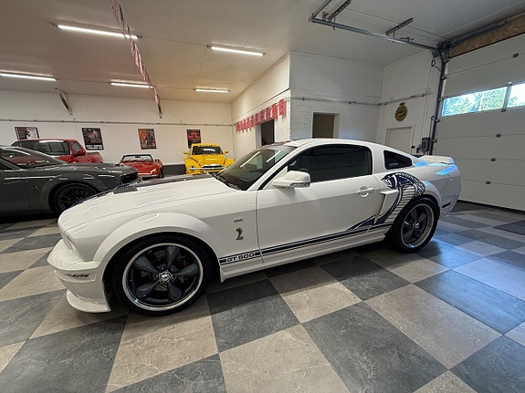 Ford Mustang 8 of 30