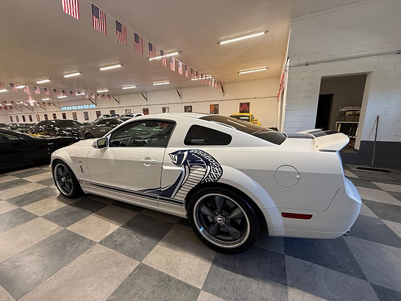 Ford Mustang 9 of 30
