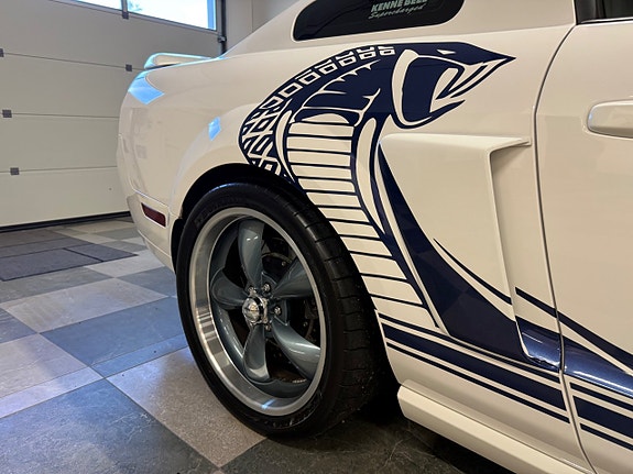 Ford Mustang 17 of 30