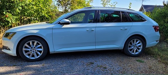 Skoda Superb 2 of 4