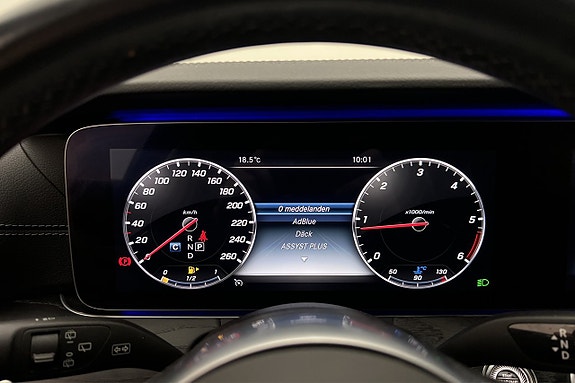 Mercedes-Benz E220 13 of 26