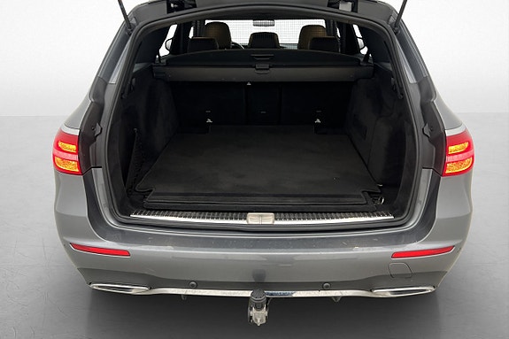 Mercedes-Benz E220 24 of 26