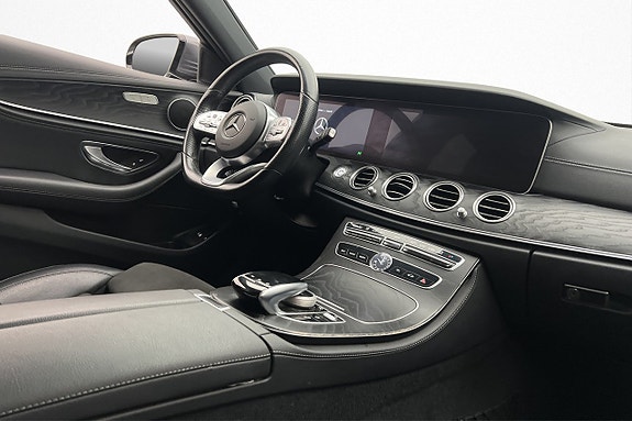 Mercedes-Benz E220 22 of 26