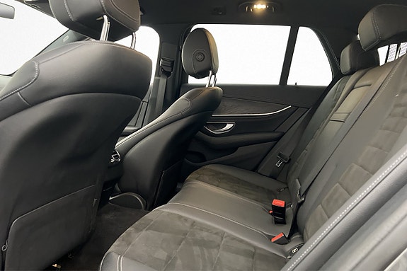 Mercedes-Benz E220 23 of 26