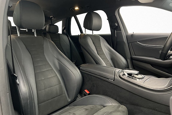 Mercedes-Benz E220 21 of 26