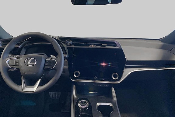 Lexus RZ350e 9 of 10