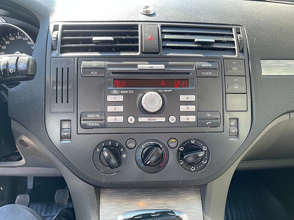 Ford C-Max 19 of 25