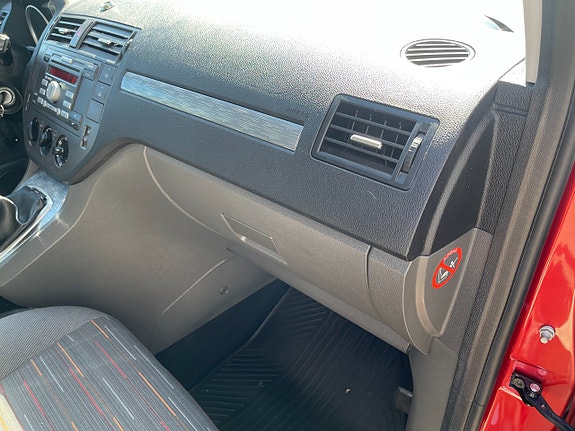 Ford C-Max 16 of 25