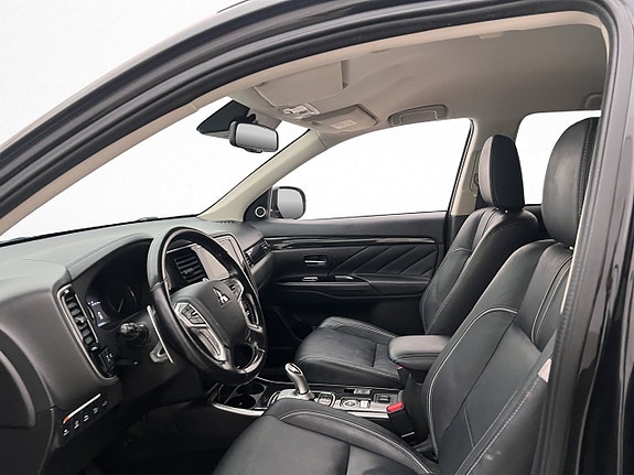 Mitsubishi Outlander 12 of 30