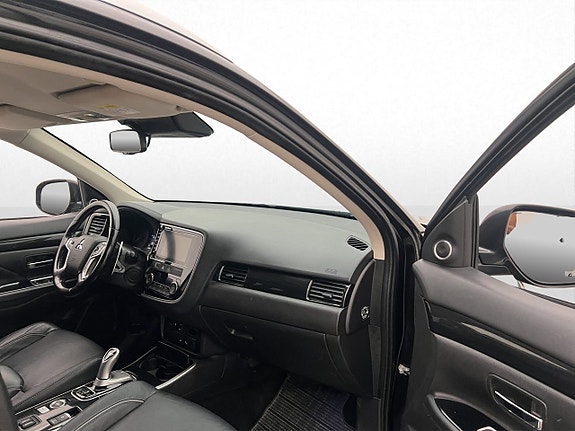 Mitsubishi Outlander 25 of 30