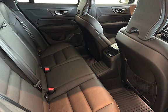 Volvo V60 11 of 14
