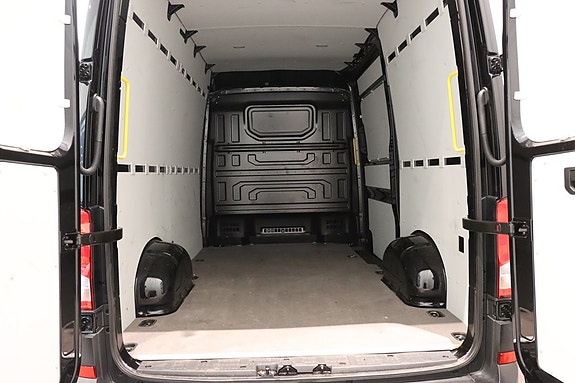 Volkswagen Crafter 4 of 16