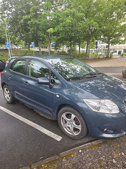 Toyota Auris 4 of 4