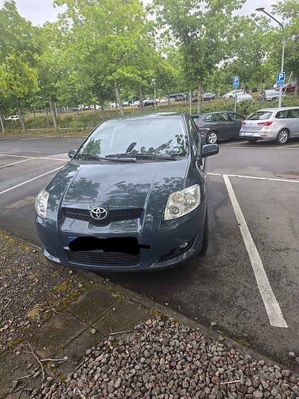 Toyota Auris 2 of 4