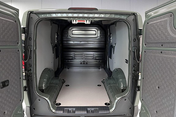 Kia PV5 6 of 17
