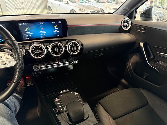 Mercedes-Benz A250 e 15 of 17