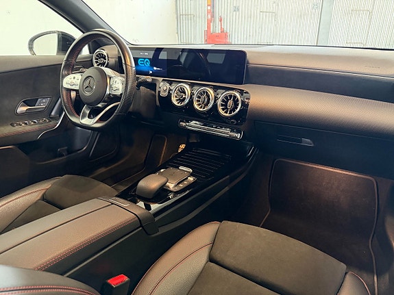 Mercedes-Benz A250 e 8 of 17
