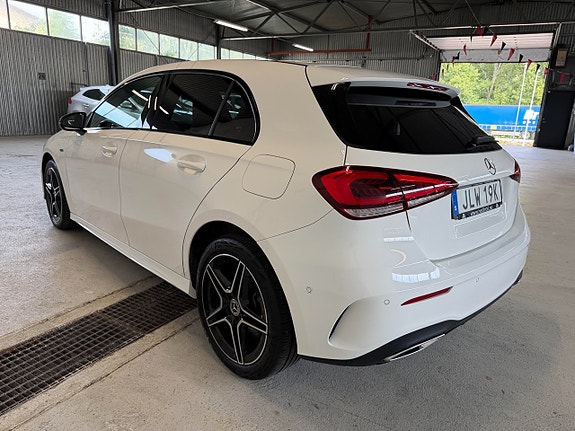 Mercedes-Benz A250 e 3 of 17