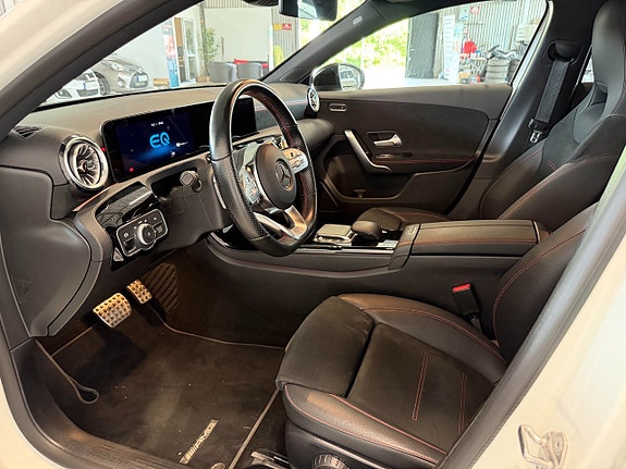 Mercedes-Benz A250 e 13 of 17